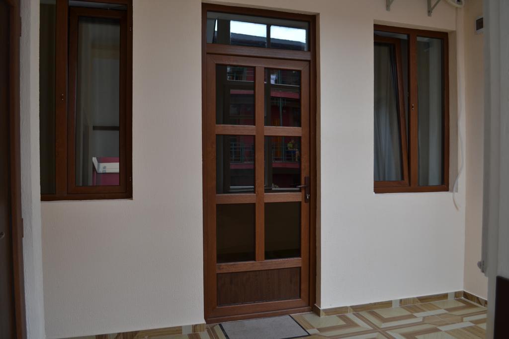Guest House Rafael Тбилиси Екстериор снимка