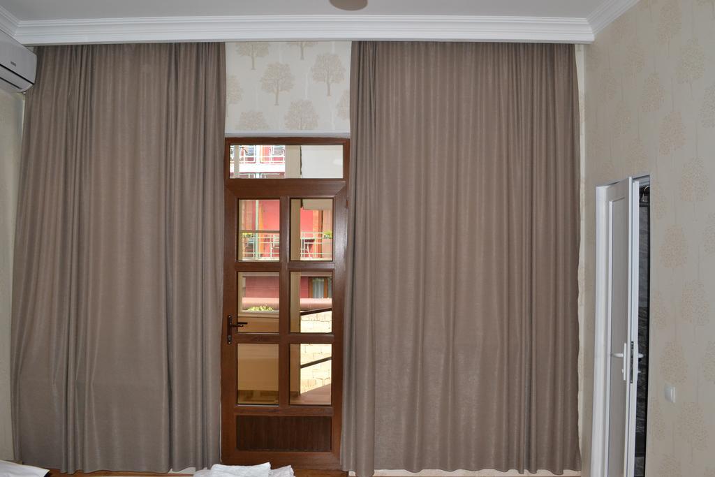 Guest House Rafael Тбилиси Екстериор снимка
