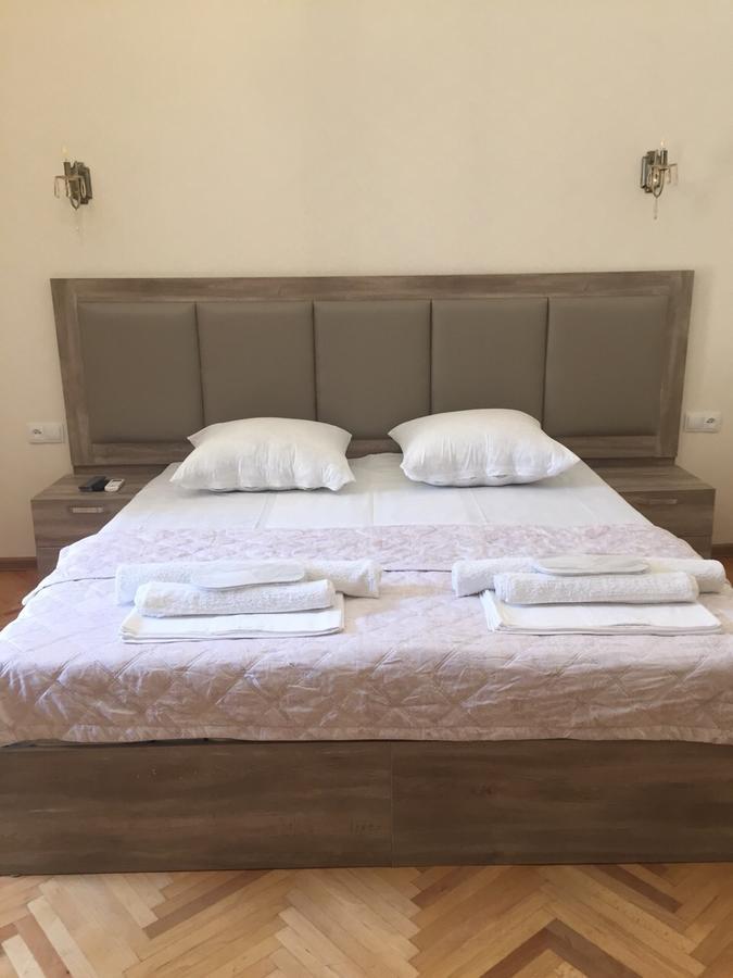 Guest House Rafael Тбилиси Екстериор снимка