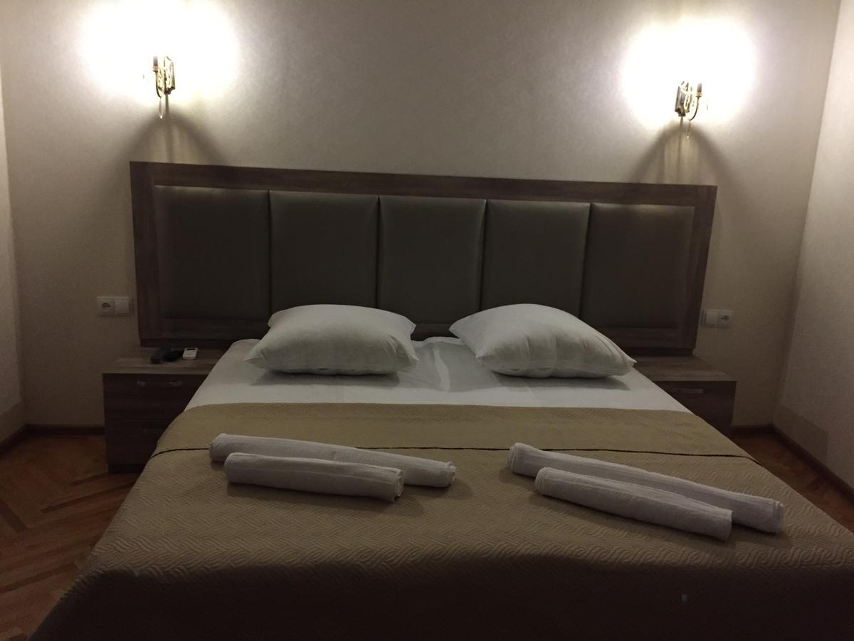 Guest House Rafael Тбилиси Екстериор снимка