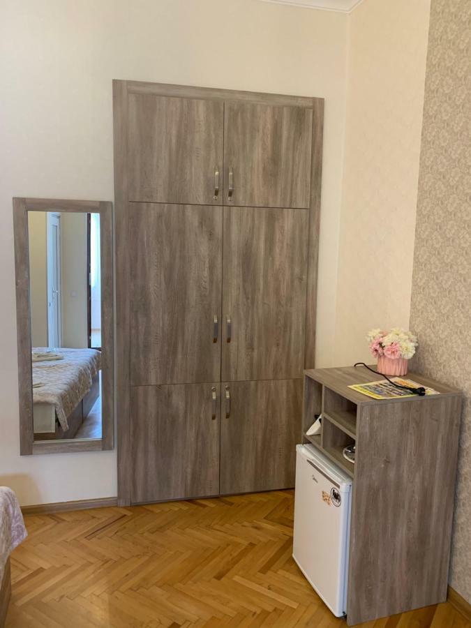 Guest House Rafael Тбилиси Екстериор снимка